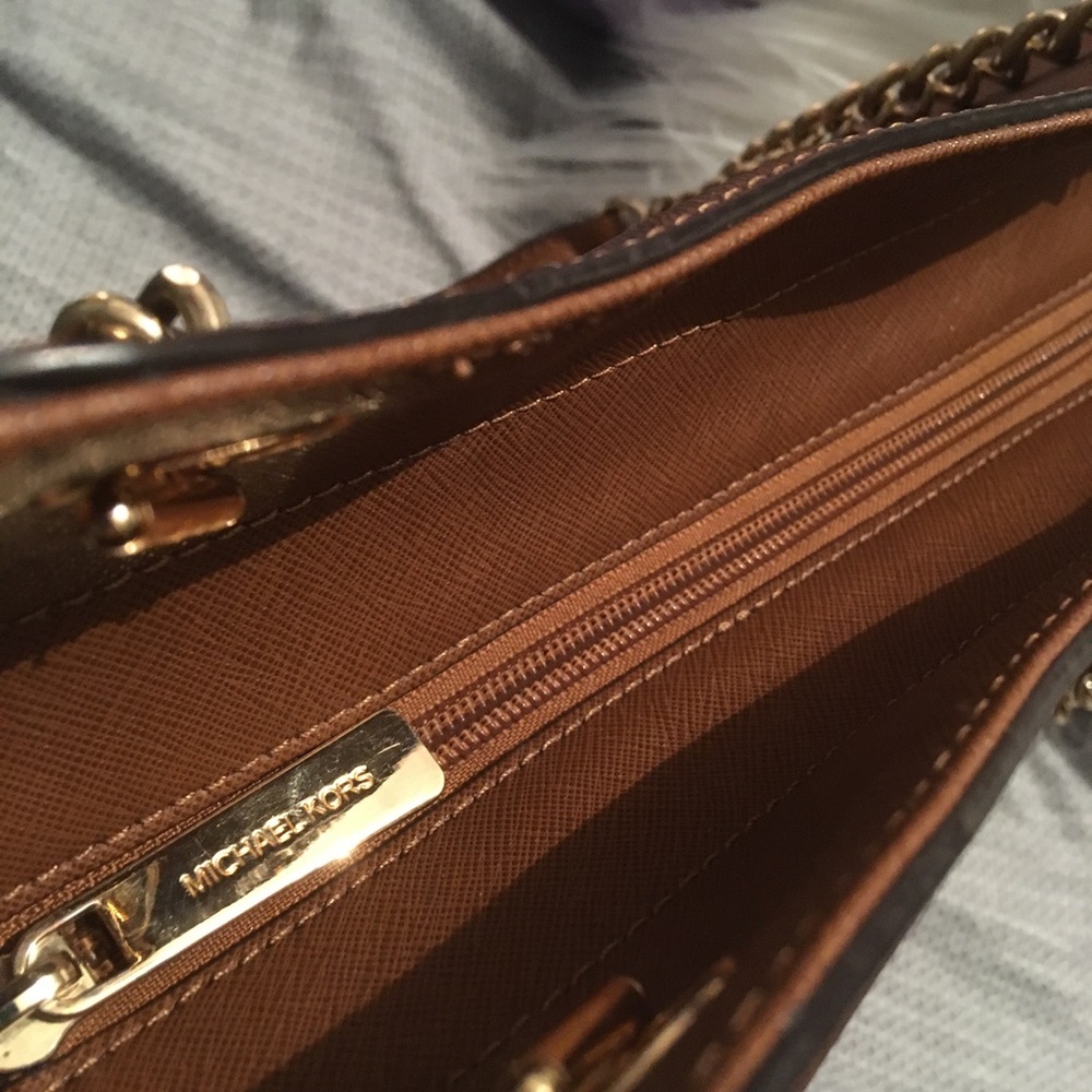 Michael Kors purse - Picture 4 of 8